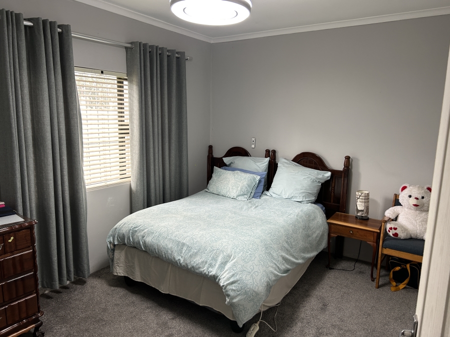 4 Bedroom Property for Sale in Kingston Western Cape